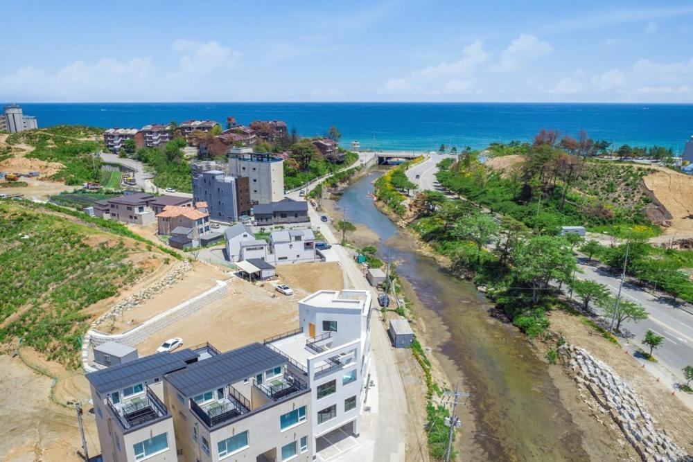 Gangneung St153 Hotel Exterior photo